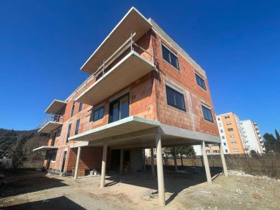 Letzte Einheit: Sonnige Penthouse Neubauwohnung mit großem Balkon und Parkplatz!