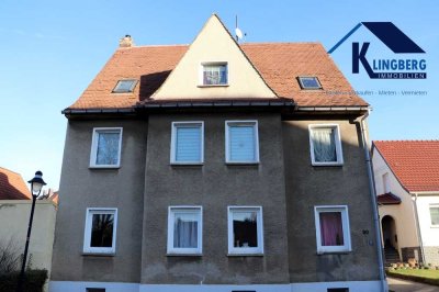 Einfamilienhaus mit Grundstück, separater Zufahrt rückseitig und Nebengebäude preiswert zu verkaufen