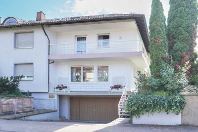 Familienfreundliche DHH mit 7,5 Zimmern, Südwest-Terrasse, 2 Balkonen und großer Garage mit Grube