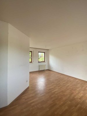 Großzügige 2-Raum-EG-Wohnung mit Balkon