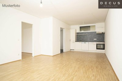 | LICHTDURCHFLUETETE 2 ZIMMERWOHNUNG | NÄHE HAUPTBAHNHOF