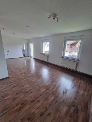 1200 € - 84 m² - 3.0 Zi.