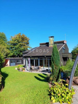 Exklusive Architektenvilla mit Schwarzwaldblick und 2000qm Garten