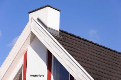 Einfamilienhaus mit Einlieger, Pool, Garage, Carport
