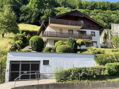 Großes Wohnhaus mit Einliegerwohnung in schöner Aussichtslage