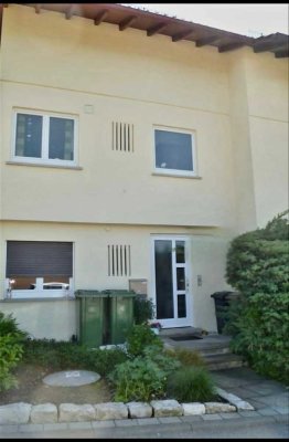 Sonniges Reihenmittelhaus in Grünlage mit Südbalkon und Terrasse  in Schwieberdingen