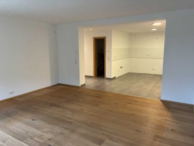 Renovierte 2-Zimmer-Erdgeschosswohnung mit gehobener Innenausstattung mit Terrasse in Schopfheim