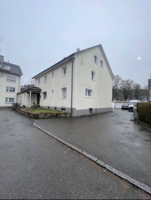 Mehrfamilienhaus mit Baugrundstück zu verkaufen
