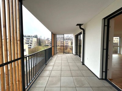 Traumhafte 4-Zimmer-Wohnung mit einem sehr großen, überdachten Balkon!