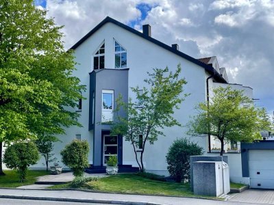 Traumhafte Dachgeschoss Wohnung - Mit EBK und Dachterrasse