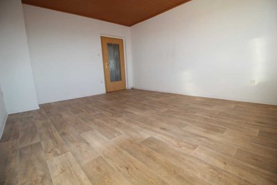 Helle 3-Zimmer-Wohnung+Tageslichtbad mit Wanne+Garage+Gartennutzung