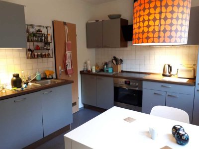 Erstbezug nach Sanierung! 3 ZKDB mit Wohnküche & Südbalkon
