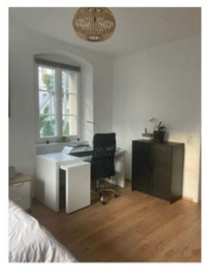 WG-Zimmer in wunderschöner, sanierter Altbauwohnung in der Regensburger Altstadt