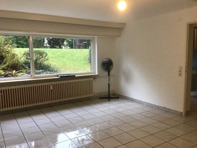 Perfekt für Singles/Studierende: 
Schöne helle 1-Zimmer-Wohnung im Souterrain