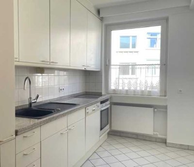 Attraktive und großzügige 2-Zi-Whg. mit Balkon in Uni-Nähe