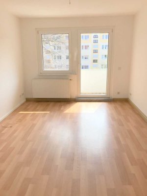 Schöne helle 3-Zimmerwohnung im Zentrum von Niesky zu mieten! Rufen Sie uns gern an!