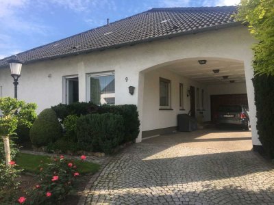 Hausetage mit fünf Zimmer, Pool und Garten in Mainz-Kastel
