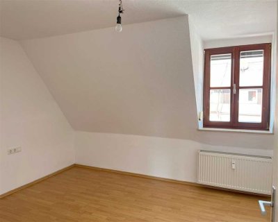 Charmante 2-Zimmer-Dachgeschosswohnung in zentraler Lage!