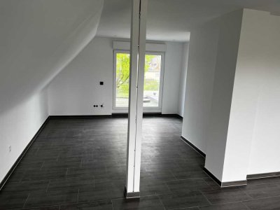 Neuwertige 1,5-Zimmer-Maisonette-Wohnung mit geh. Innenausstattung mit Balkon