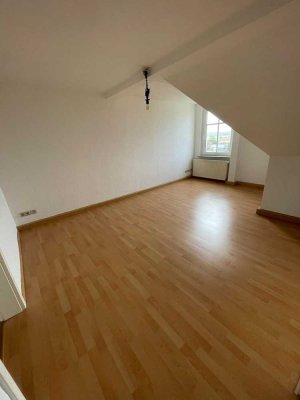 Schöne und sanierte 2-Raum-Wohnung mit gehobener Innenaustattung