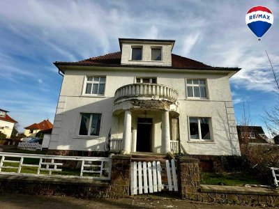 Historische Villa wartet auf neue Glanzzeiten in Top Lage