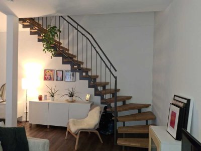 Wunderschöne, moderne 2-Zimmer Maisonette-Wohnung mit Terrasse im Hinterhof, Innenstadt Fürth