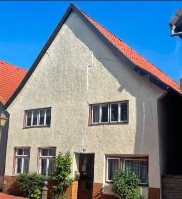 Sanierungsbedürftiges Einfamilienhaus im Stadtkern von Obernkirchen!