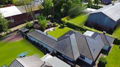 Großzügiger Winkelbungalow in ruhiger Wohnlage mit Ausbaureserve und gepflegtem Garten
