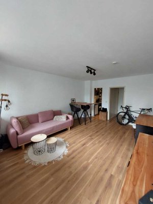 Möblierte 1-Raum-Wohnung mit Balkon und Einbauküche in Bonn Beuel, 200m zum Rhein