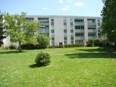 Gepflegte 4-Zi-Whg. mit Einbauküche und Loggia in schöner und ruhiger Lage von MA-Vogelstang