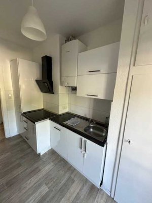 3-Zimmerwohnung mit Balkon, modernes Duschbad mit Fenster...