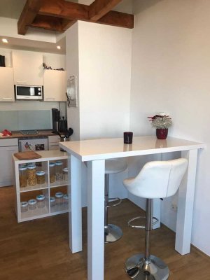 Stilvolle, modernisierte 1,5-Raum-DG-Wohnung in Pforzheim