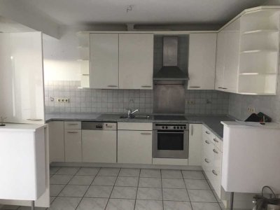 Helle 4-Zimmer-Maisonette mit EBK, Balkon & Stellplatz in Worms-Heppenheim