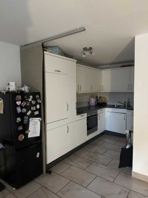 ZWISCHENMIETE : Mitten in der Erfurter Altstadt möblierte Maisonette-Wohnung  (September – Februar)