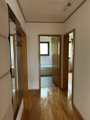 Helle und offene 3 1/2 Zimmer Wohnung im schönen Weissach i. T.