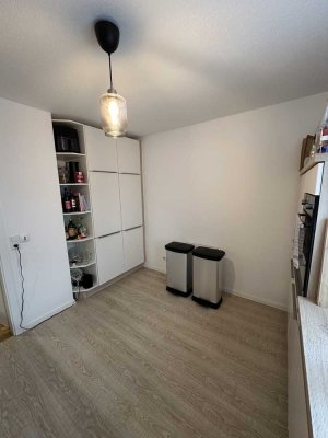 Modernisierte 3-Raum-Wohnung mit Balkon und Einbauküche in Backnang