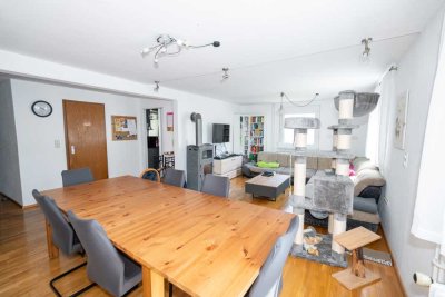 Kapitalanlage oder Eigenheim: Modernisierte Doppelhaushälfte mit ca. 160 m² Wohnfläche +Doppelgarage