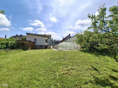 Super Liegenschaft: 6 Zimmer, Pool, Wintergarten und Garage – Ihr neues Zuhause!