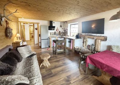 Uriges möbliertes Ferienchalet, 58 m2 große 2-Zimmer Wohnung mit 2 Terrassen und TG in Inzell
