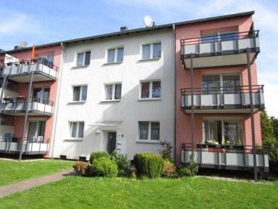 Achtung : renovierte 4-Raum-Wohnung mit großem Sonnenbalkon in bevorzugter Wohnlage