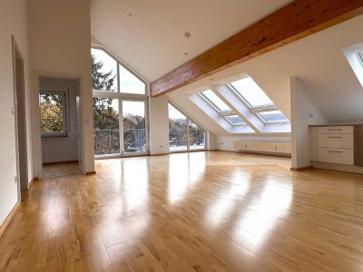 Eine der schönsten Lagen: exklusive 4 Zi.-Whg. mit unverbaubarem Ausblick, Einbauküche und Parkett