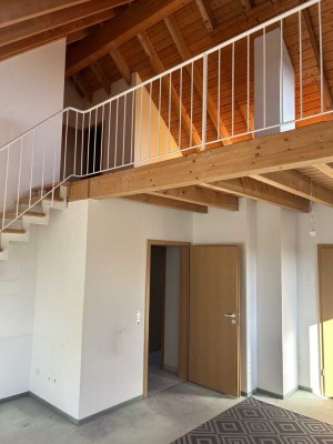 Ansprechende und gepflegte 2-Zimmer-Maisonette-Wohnung mit Balkon in Bockenheim an der Weinstraße