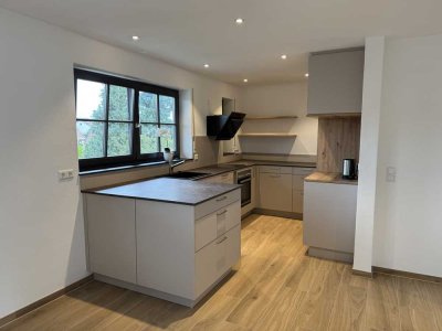 Frisch saniert: Großzügige 5,5-Zimmer Maisonette-Wohnung mit EBK