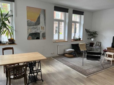 Renovierte Altbauwohnung mit eigenem Eingang