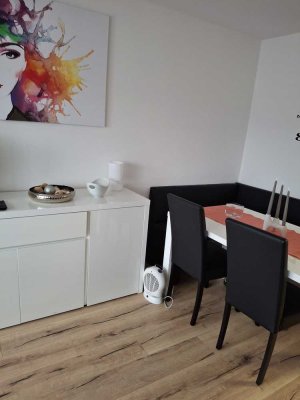 116000 € - 41 m² - 2.0 Zi.  Vollmöbliert ,Balkon und Gartenmitbenutzung, Stellplatz