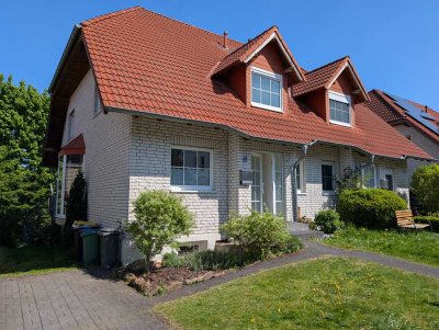 Großzügige Doppelhaushälfte in Altenbeken