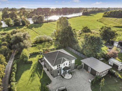 Ihr neues Zuhause direkt am Wasser – Repräsentativ, ruhig, geräumig, modern und Exklusiv! Ein JUWEL.