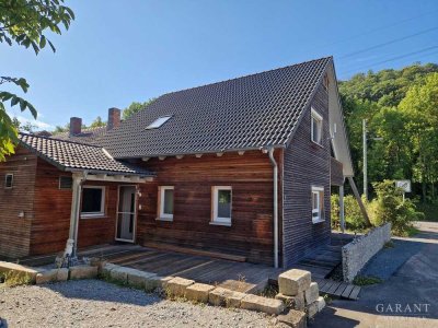 Charmantes Einfamilienhaus (Doppelhaushälfte) in nachhaltiger Holzbauweise