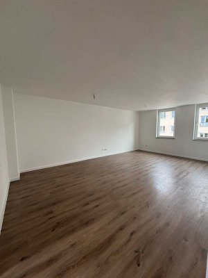 Erstbezug nach Sanierung: 2-Zimmerwohnung in Innenstadtlage