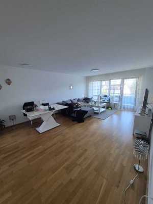Stilvolle, gepflegte 2,5-Zimmer-Wohnung mit Balkon und EBK in Ostfildern Nellingen